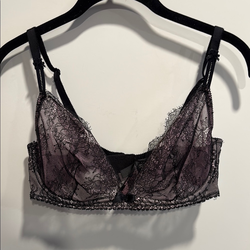 Victoria’s Secret Very Sexy Unlined Plunge Bra Black Lace 36D